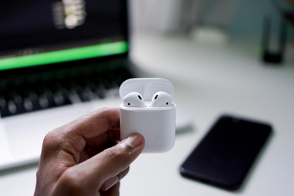  AirPods ケースのライトは何を意味しますか?